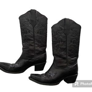 Used circle G women’s leather western boots.